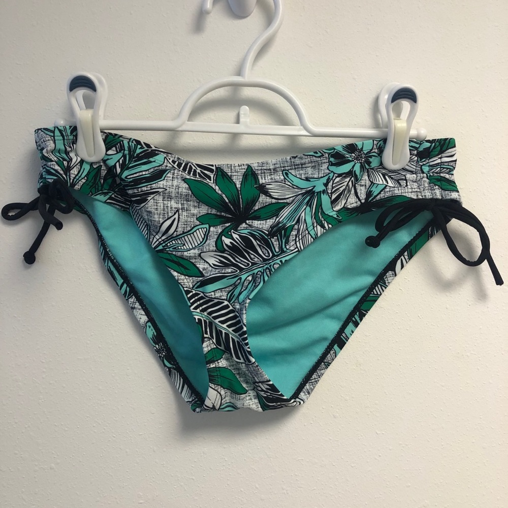 swimsuit bottoms
